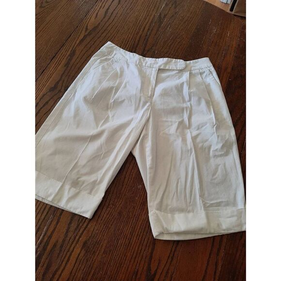 Size 4 Talbot Petite White Off White Cotton Pleated Mid Rise Shorts Cuffed Hem - Picture 1 of 5